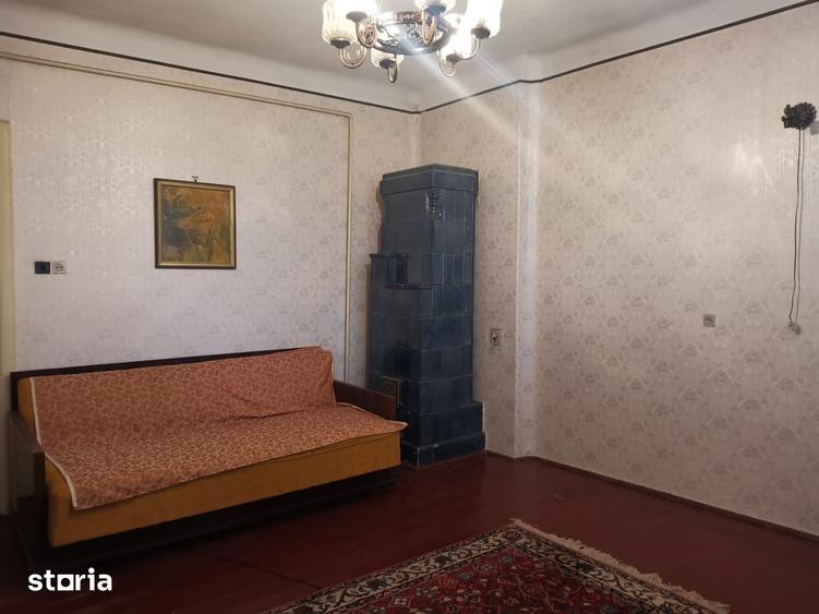 Casă cu 4 camere cu Teren 150 Mp în Central
