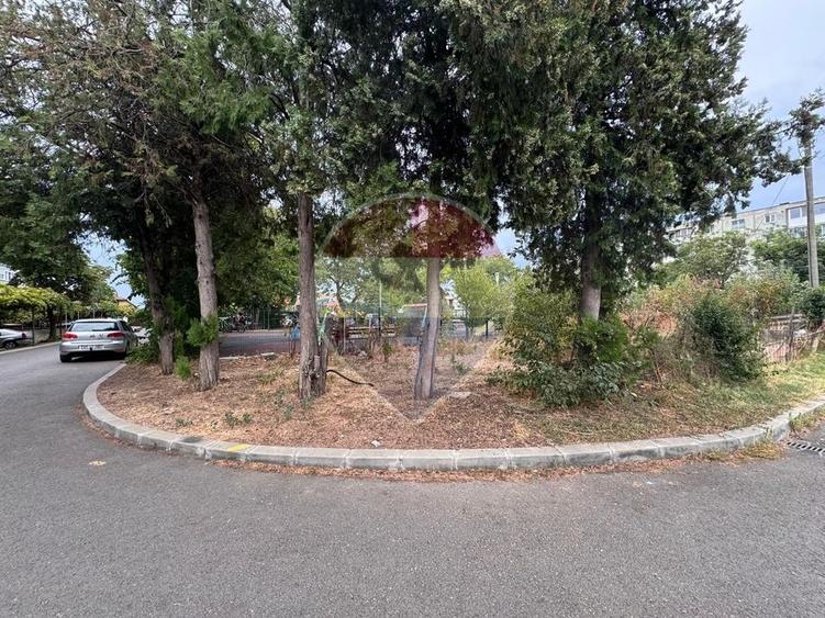 Apartament cu 2 camere semidecomandat, mobilat în Poltur