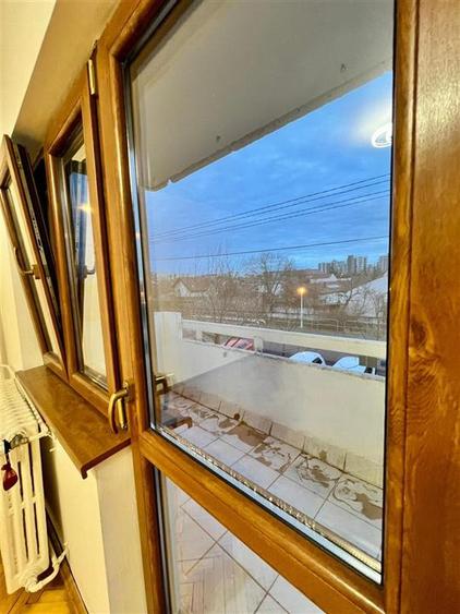 Apartament cu 3 camere decomandat în Nufărul