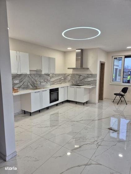 Apartament cu 4 camere în Cloșca
