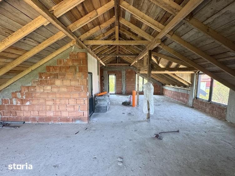 Casă cu 3 camere cu Teren 450 Mp în Holboca
