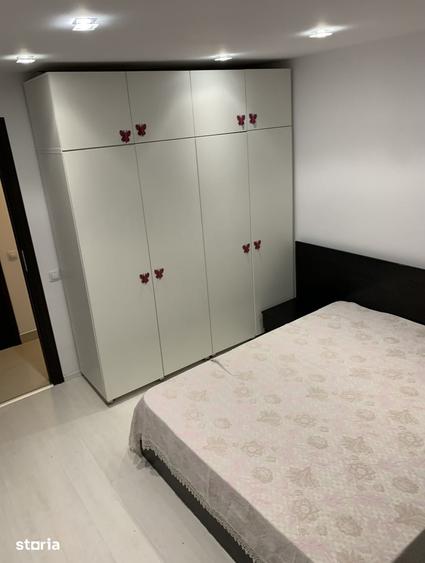 Apartament cu 3 camere decomandat în Berceni
