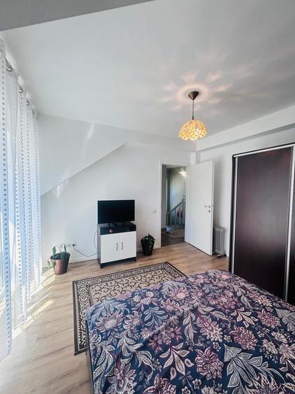 Duplex cu 5 camere cu Canalizare în Florești
