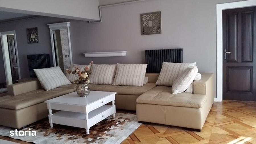 Apartament cu 4 camere decomandat în Șelimbăr