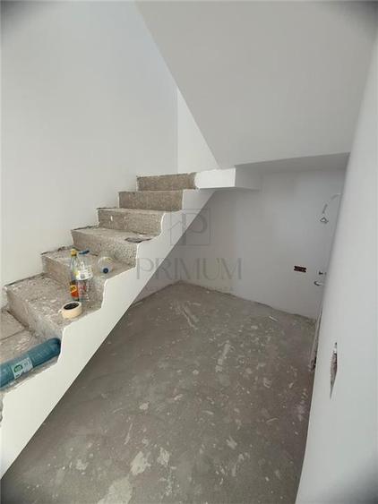 Duplex cu 4 camere cu Canalizare în Moșnița Nouă