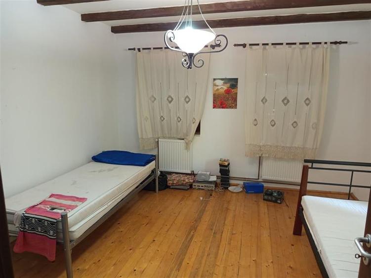Hotel/Pensiune, de 431 mp, în Ilidia
