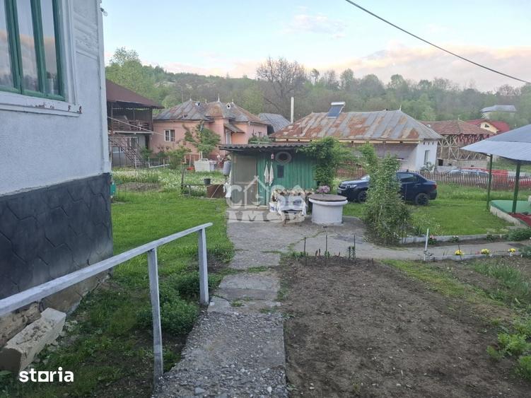Casă cu 3 camere cu Teren 2000 Mp în Mănești