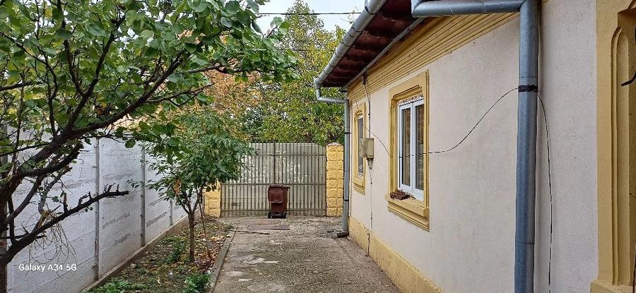 Casă cu 3 camere cu Teren 841 Mp în Central