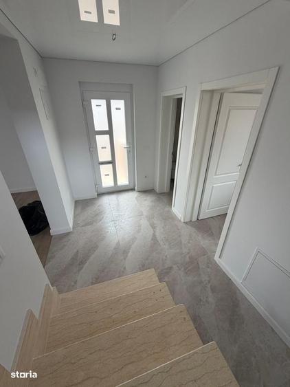 Casă cu 4 camere în Valea Lupului