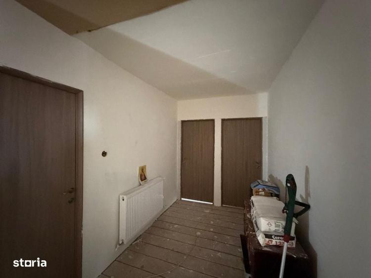 Casă cu 4 camere în Bariera Vâlcii