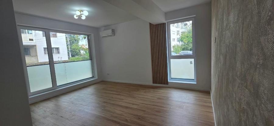 Apartament cu 3 camere decomandat în Cantacuzino