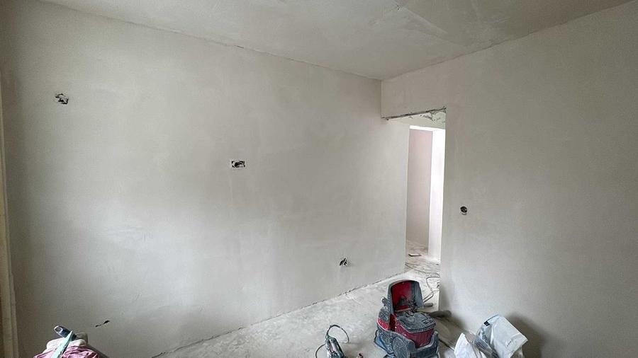 Apartament cu 3 camere decomandat în Drumul Taberei
