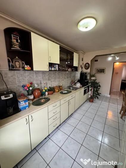 APARTAMENT 4 CAMERE | DECOMANDAT | ETAJ 1 | ZONA CENTRALA - 10