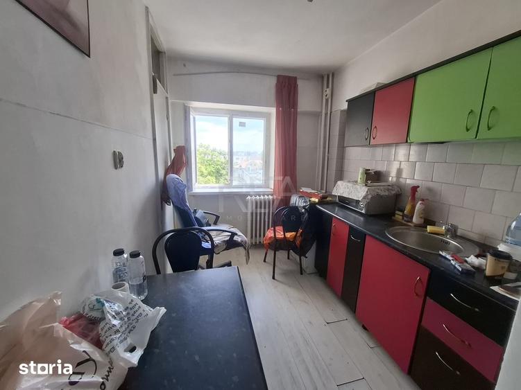 Apartament cu 2 camere semidecomandat, mobilat în Crângași