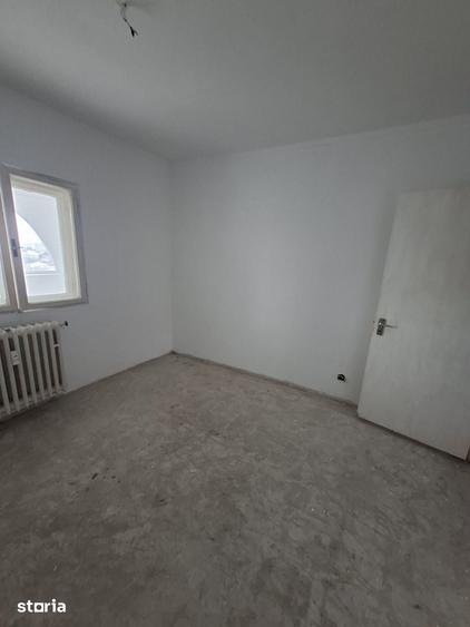 Apartament cu 3 camere în Coiciu