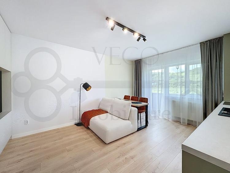 Apartament cu 2 camere semidecomandat, mobilat în Florești