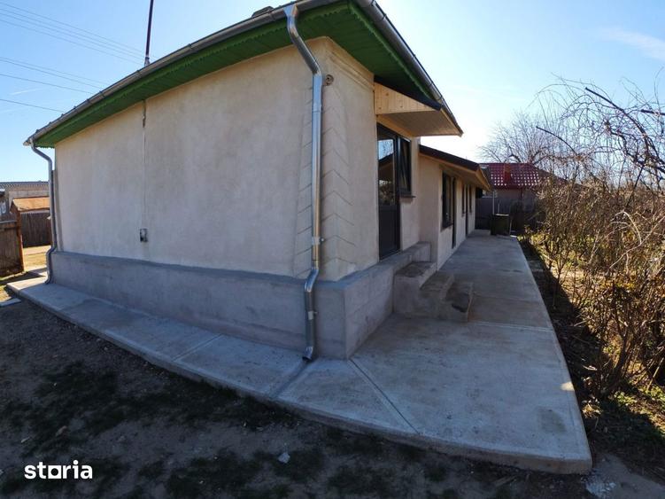 Casa la pret de apartament 4 camere, teren 1770 mp, renovata Ciorani - 18