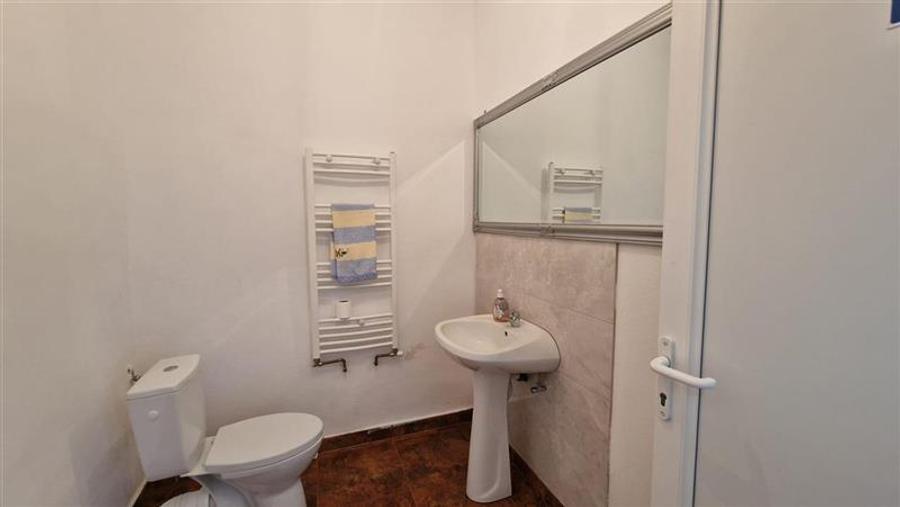 Casă individuală cu 6 camere cu Canalizare în Muncitoresc
