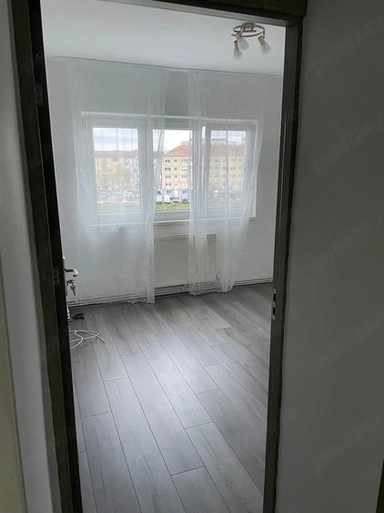 Apartament cu 2 camere decomandat în Hipodrom 4