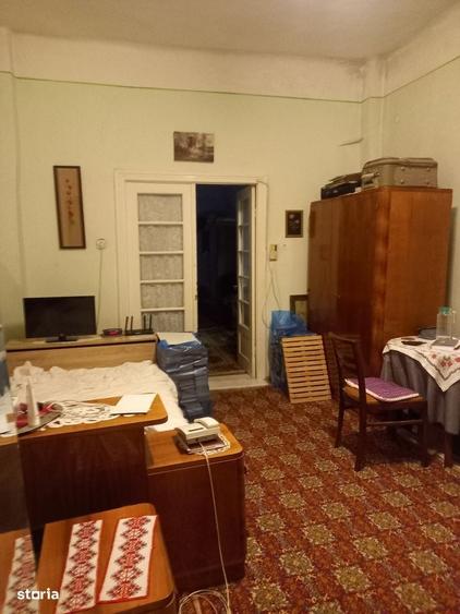 Casă cu 3 camere în Central