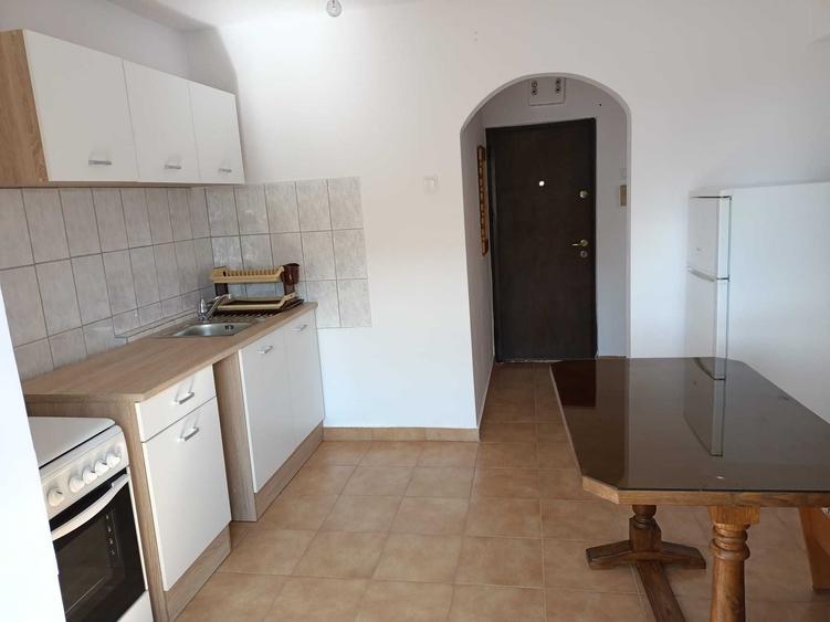 Apartament cu 2 camere semidecomandat în Exterior Vest