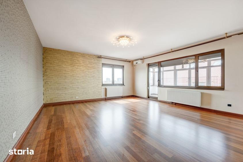 Apartament cu 3 camere în Străulești