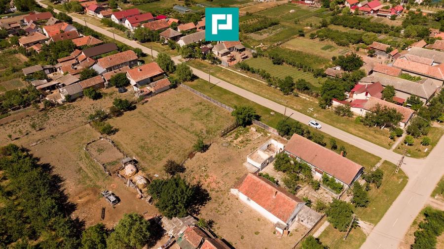 Teren Construcții intravilan de 1492 mp, în Nădab