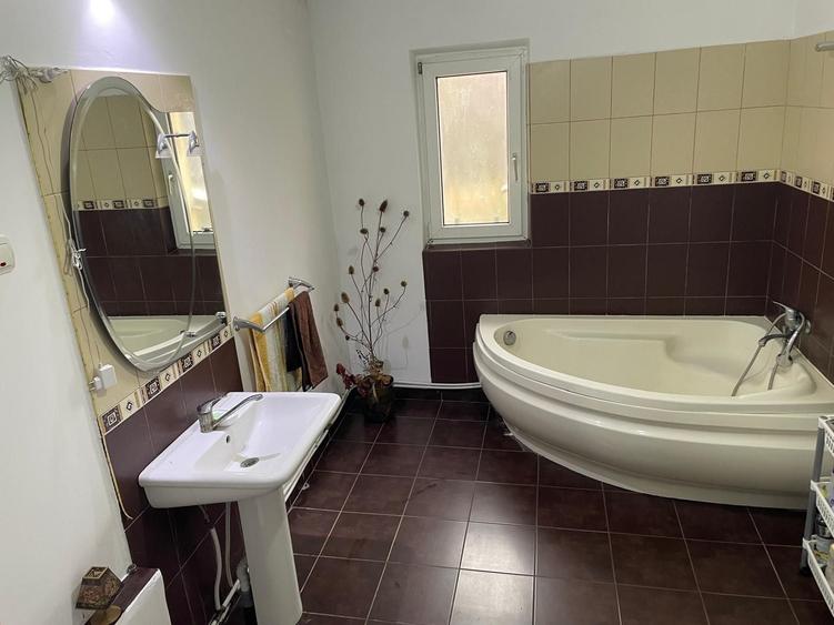 Casă cu 4 camere în Cotnari