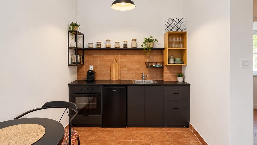 Apartament cu 2 camere semidecomandat, mobilat în Central