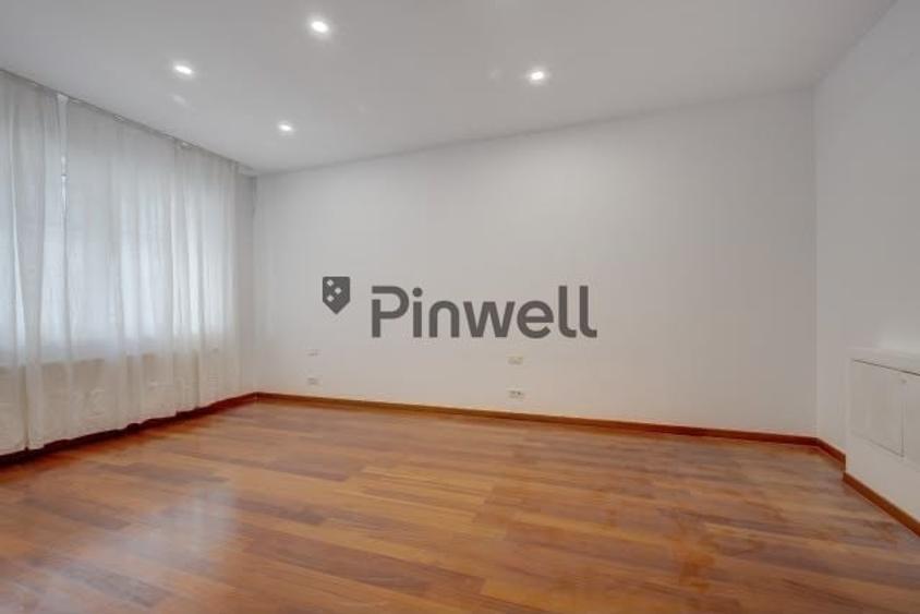 Apartament cu 4 camere decomandat în Primăverii