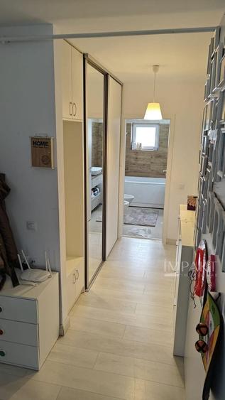 Apartament cu 3 camere semidecomandat în Europa