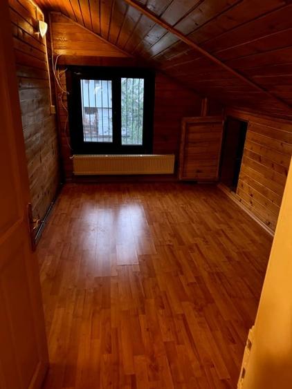 Duplex cu 7 camere cu Canalizare în Câmpinița