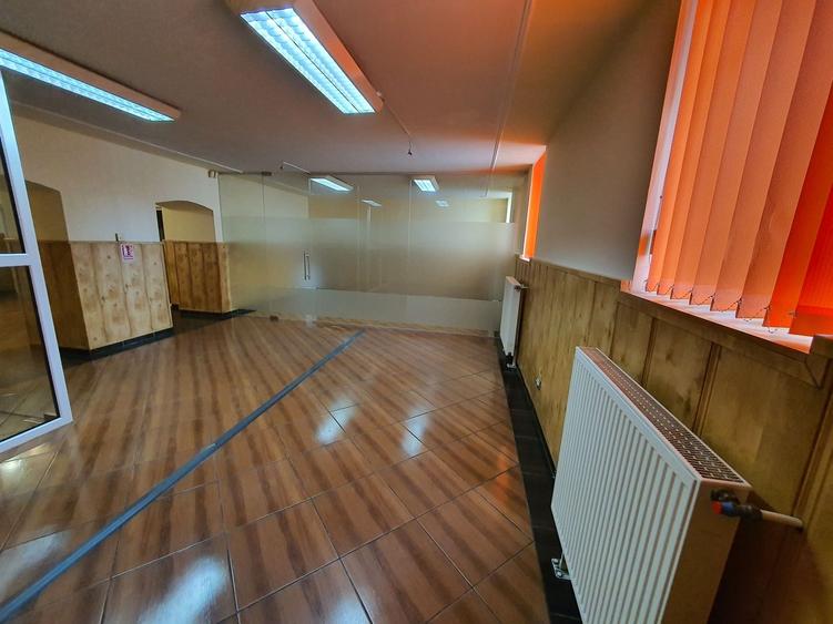 Spațiu comercial, de 90 mp, în Central