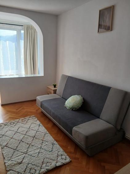 Apartament cu 3 camere decomandat, mobilat în Gării