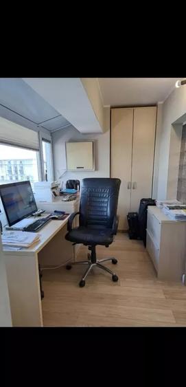 Apartament cu 3 camere semidecomandat, mobilat în Victoriei