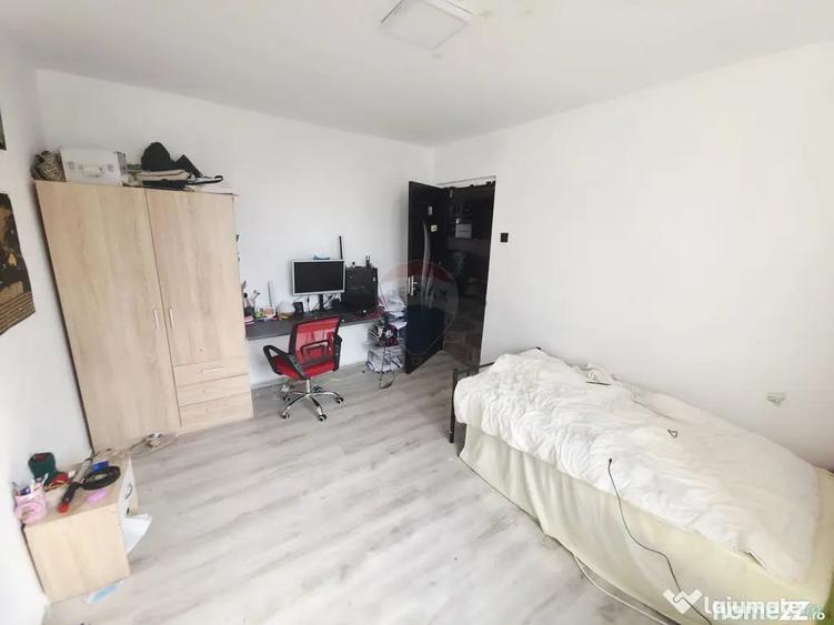 Apartament cu 4 camere decomandat în Mărăței