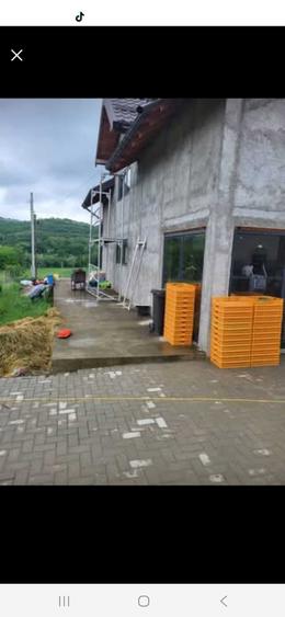 Casă cu 4 camere în Bunești