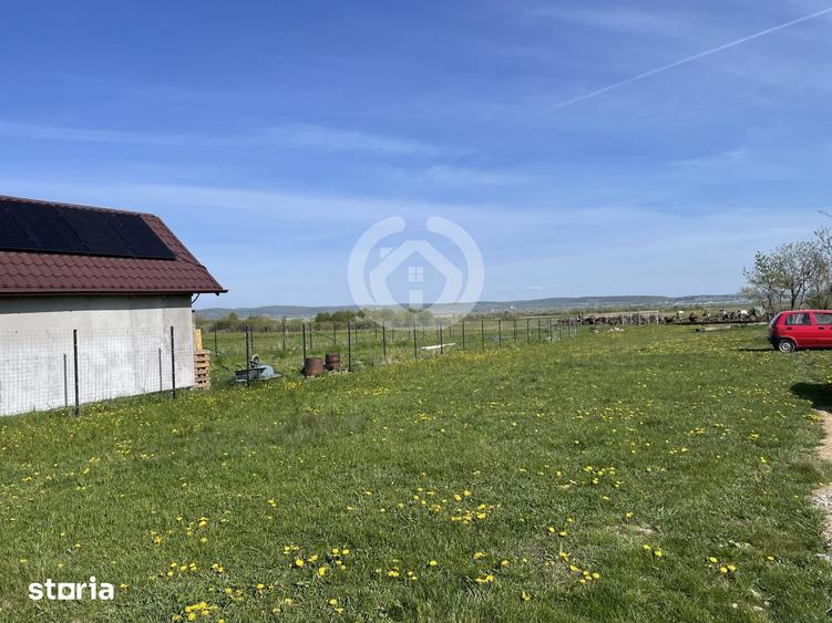 Teren de 2100 mp, în Poplaca