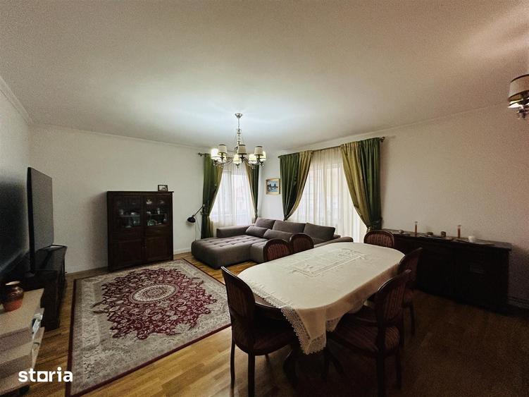 Apartament cu 4 camere în Sub Arini