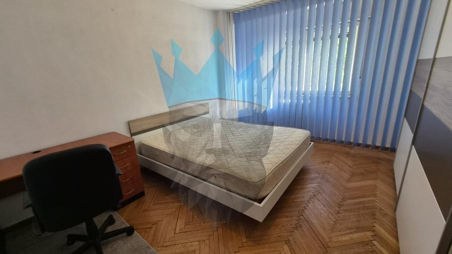 Apartament cu 3 camere decomandat, mobilat în P-ța Unirii