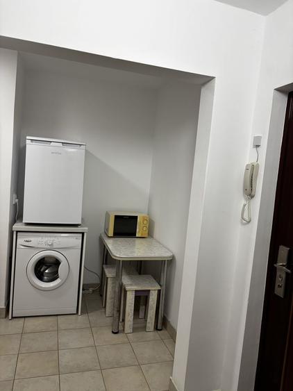 Garsonieră decomandată în Central