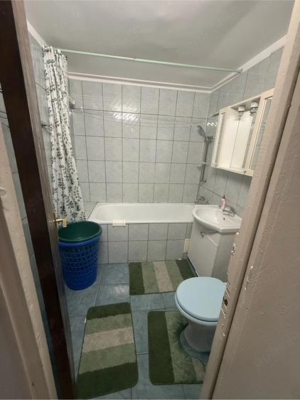 Apartament cu 3 camere decomandat în Crângași