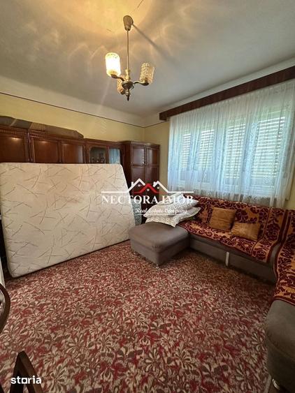 Casă cu 5 camere cu Teren 2300 Mp în Pocola