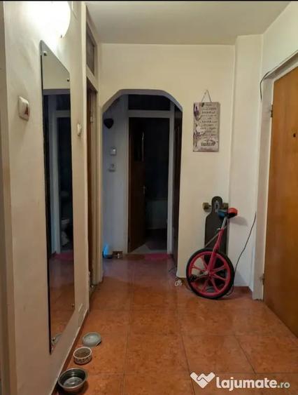 Apartament cu 2 camere decomandat în Berceni