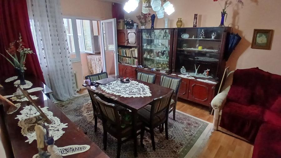 Apartament cu 4 camere decomandat, mobilat în Nord