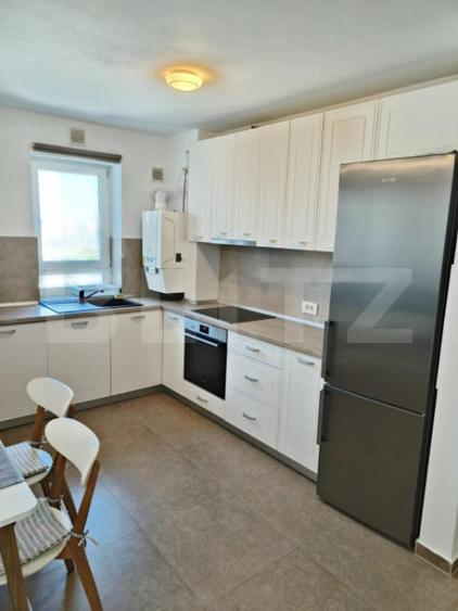 Apartament de vanzare, 46 mp, parcare, zona Tractoru - 2