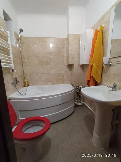 Apartament cu 2 camere semidecomandat în Cantemir