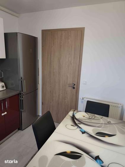 Apartament cu 2 camere decomandat în Tractorul