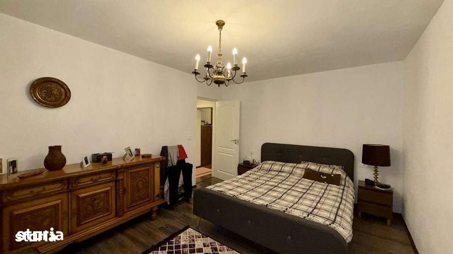 Casă cu 5 camere cu Teren 309 Mp în Central