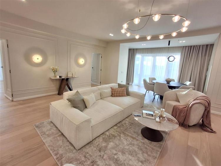Apartament cu 3 camere decomandat în Exterior Sud